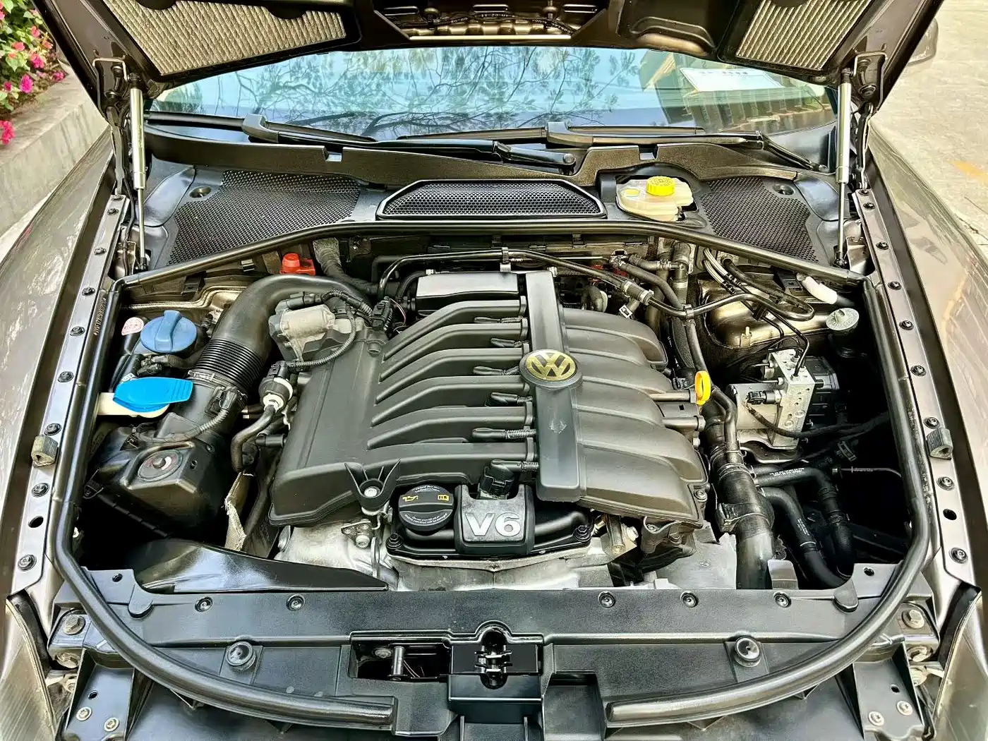 Volkswagen Phaeton 2009 Model 3.6L V6 5-seat Extended Luxury фото 7