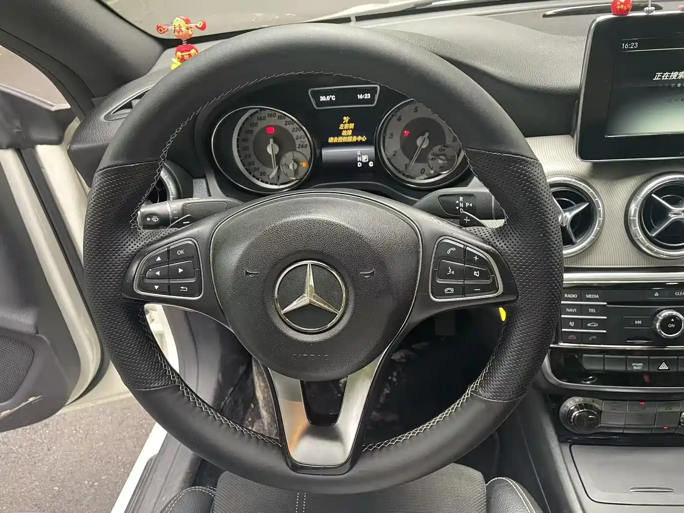 Mercedes-Benz CLA (Import) 2016 CLA 200 Fashion фото 8