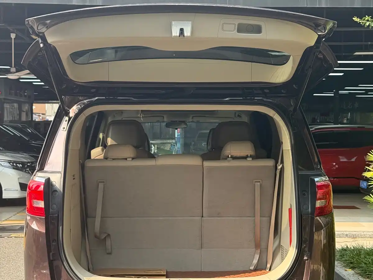 Фото 8 - Buick GL8