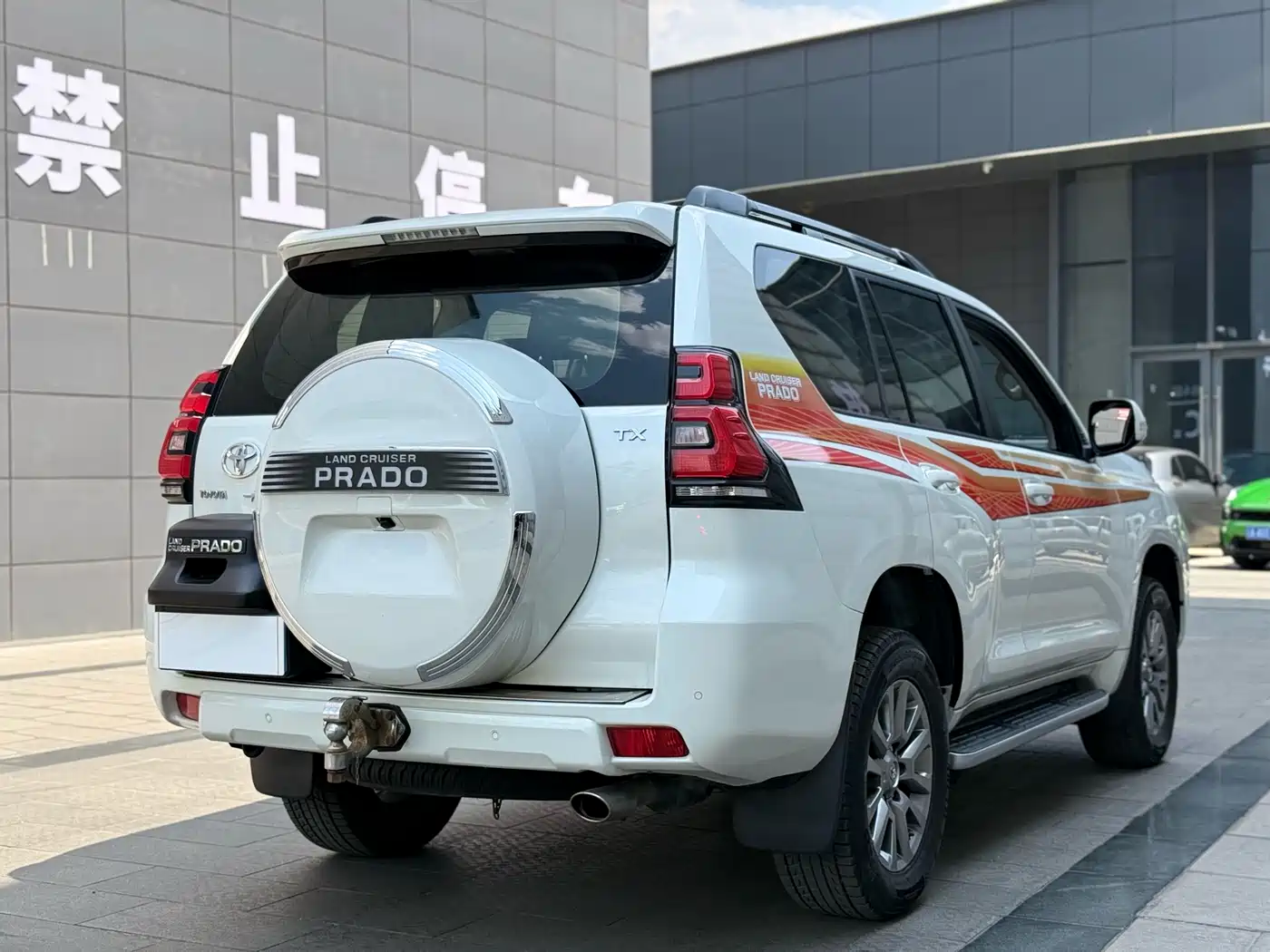 Toyota Prado 2018 3.5L Automatic TX-L Rear-mounted Spare Tire фото 19