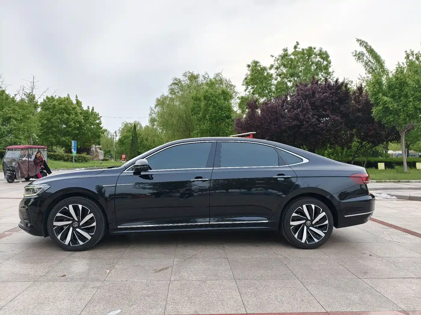 Volkswagen Passat 2022 380TSI Flagship Edition фото 3