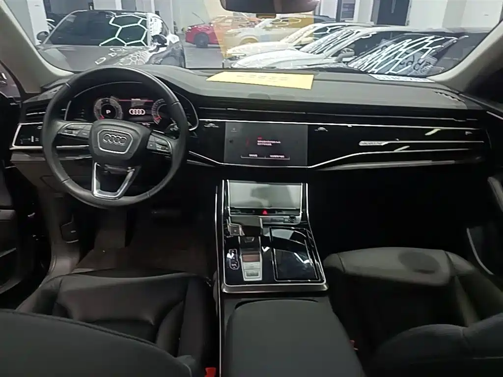 Audi Q8 2023 55 TFSI Luxury Sport фото 10