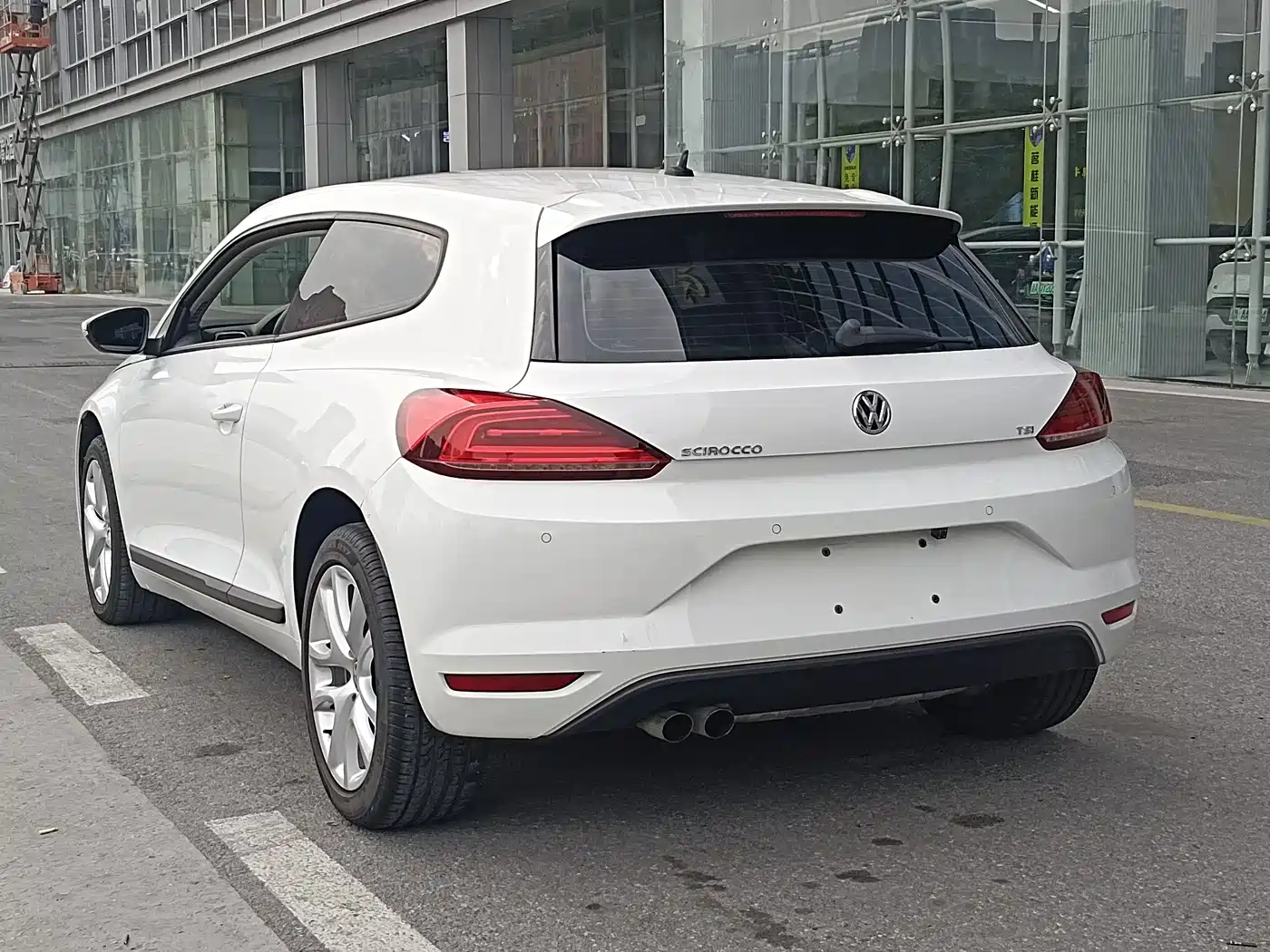 Volkswagen Scirocco 2015 1.4TSI Trend Edition фото 6