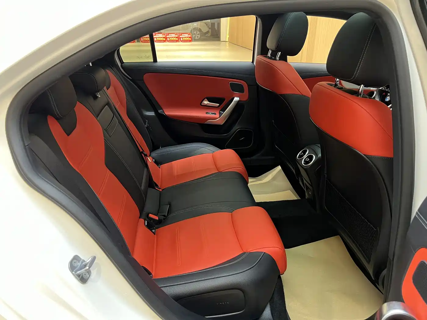 Mercedes-Benz A-Class AMG 2024 Facelift AMG A 35 L 4MATIC фото 11