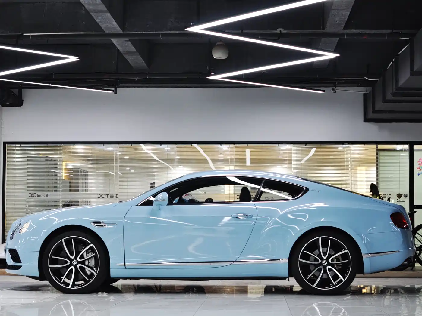 Bentley Continental 2012 4.0T GT V8 фото 2