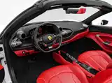 Фото 9 - Ferrari F8