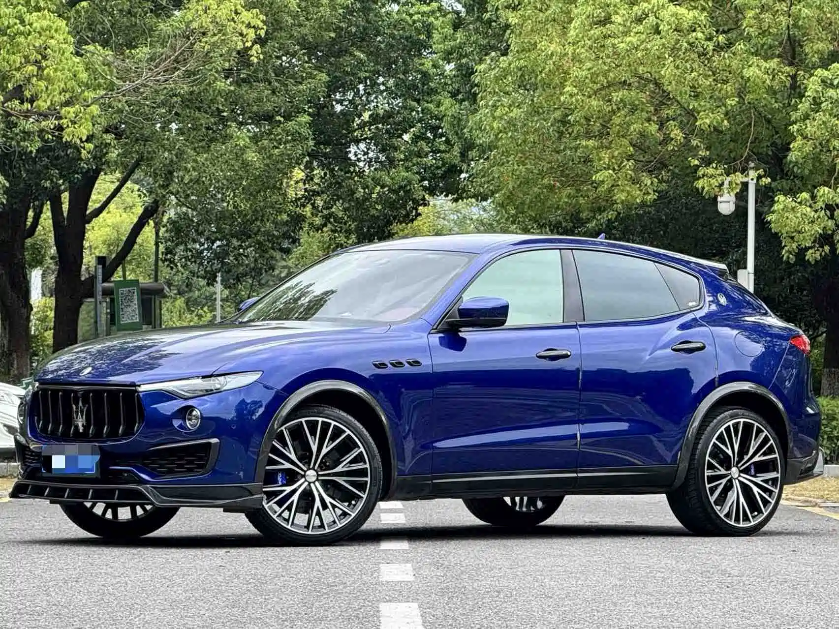 Фото 1 - Maserati Levante