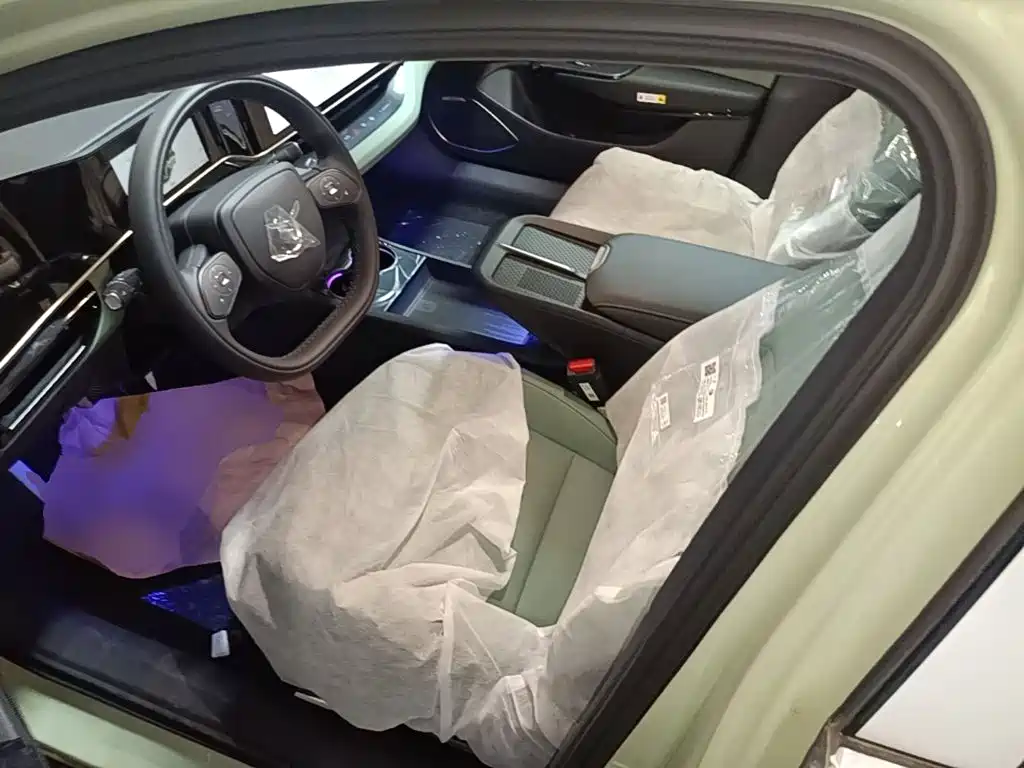 Hongqi EH7 2026 2025 690 Smart Selection Edition