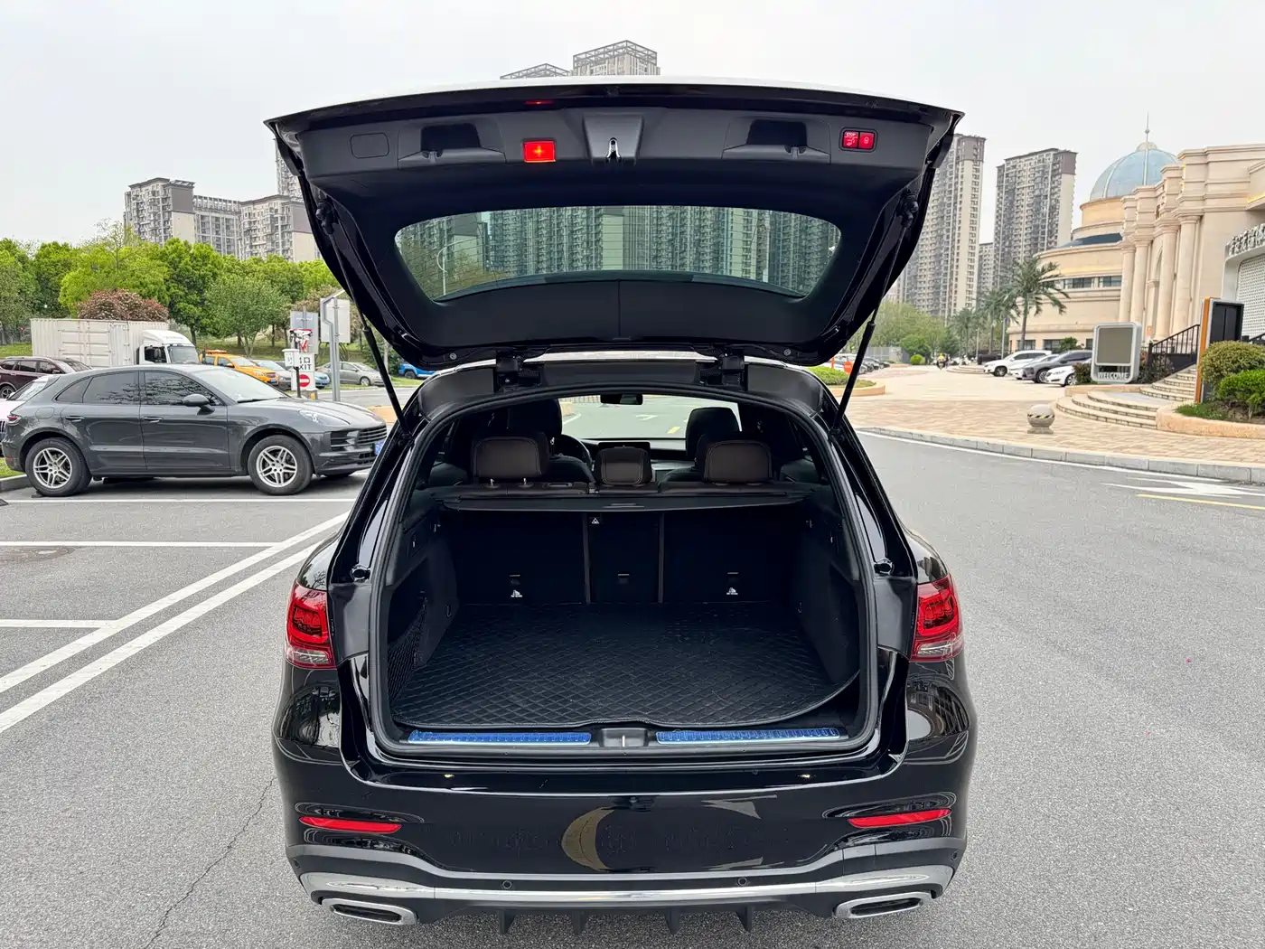 Mercedes-Benz GLC 2022 Facelift GLC 300 L 4MATIC Dynamic Collector's Edition фото 14