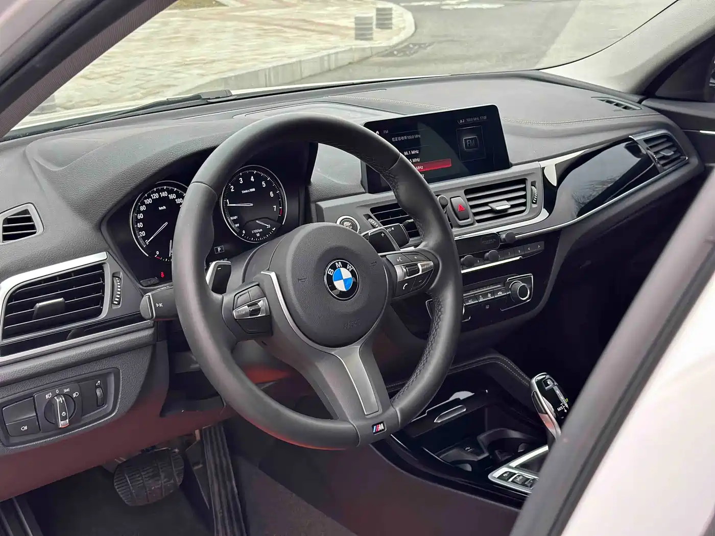 BMW 1 Series 2020 Model 125i Leading M Sport Package фото 3