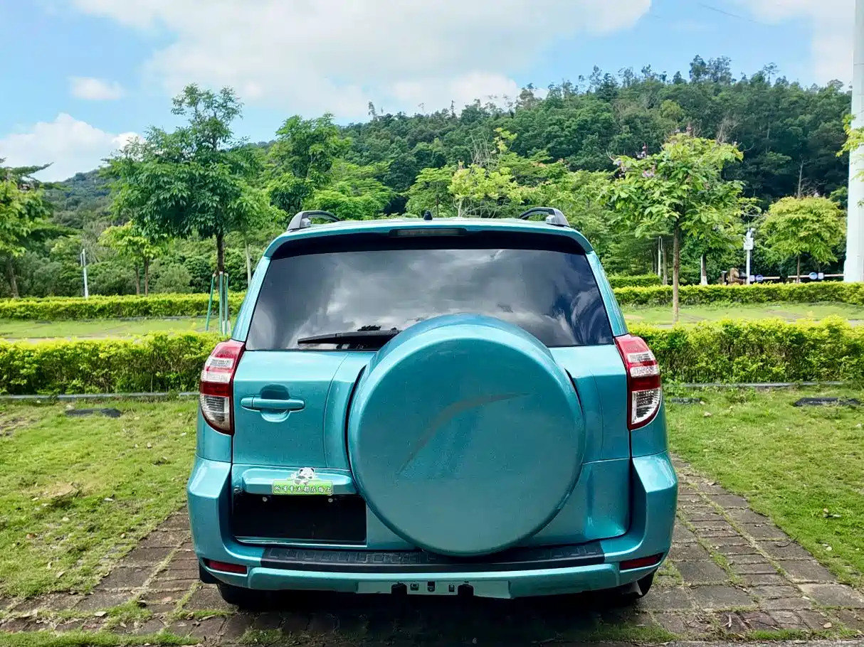 Фото 38 - Toyota RAV4