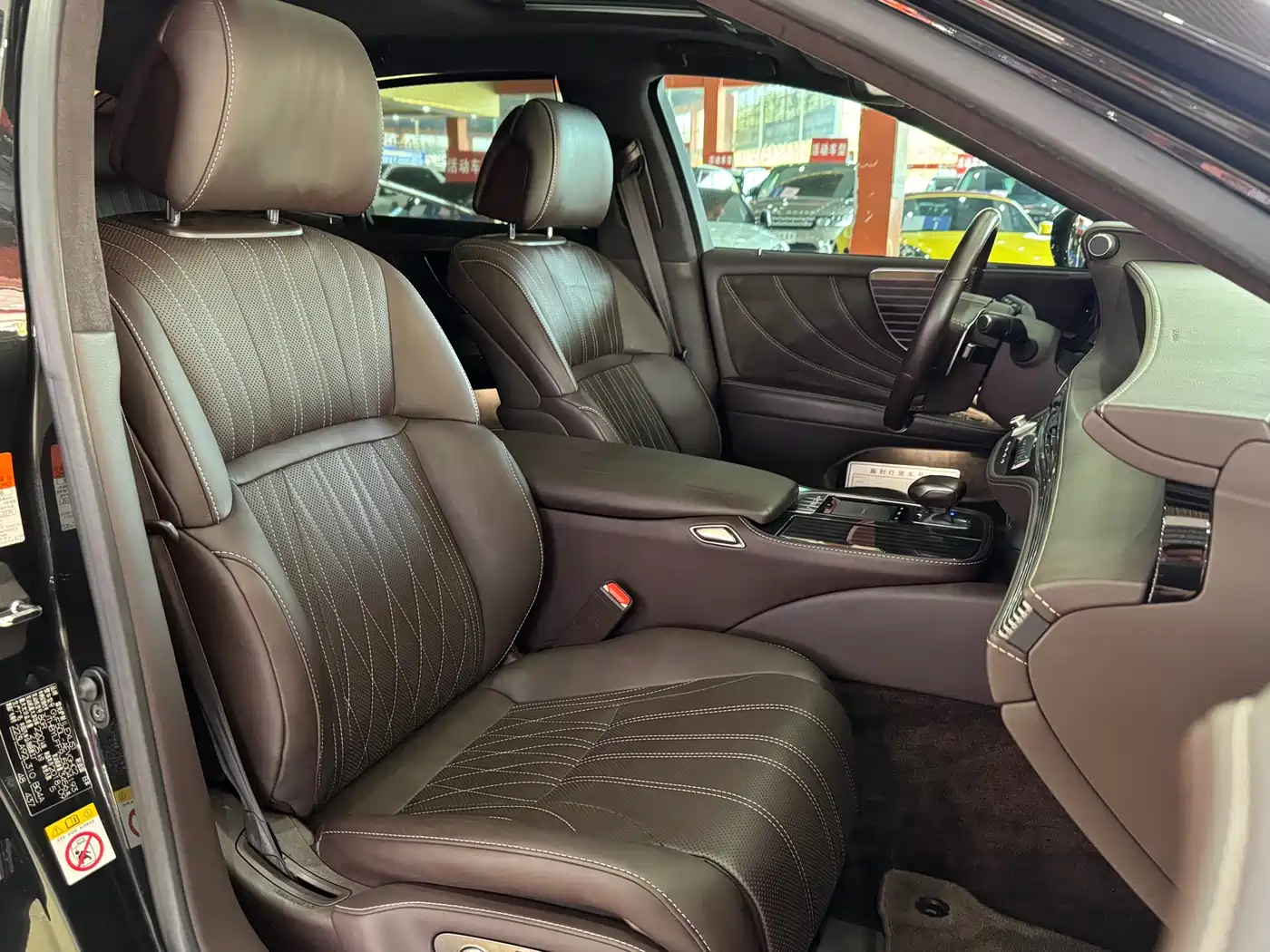 Lexus LS 2018 500h Luxury Edition China V фото 17