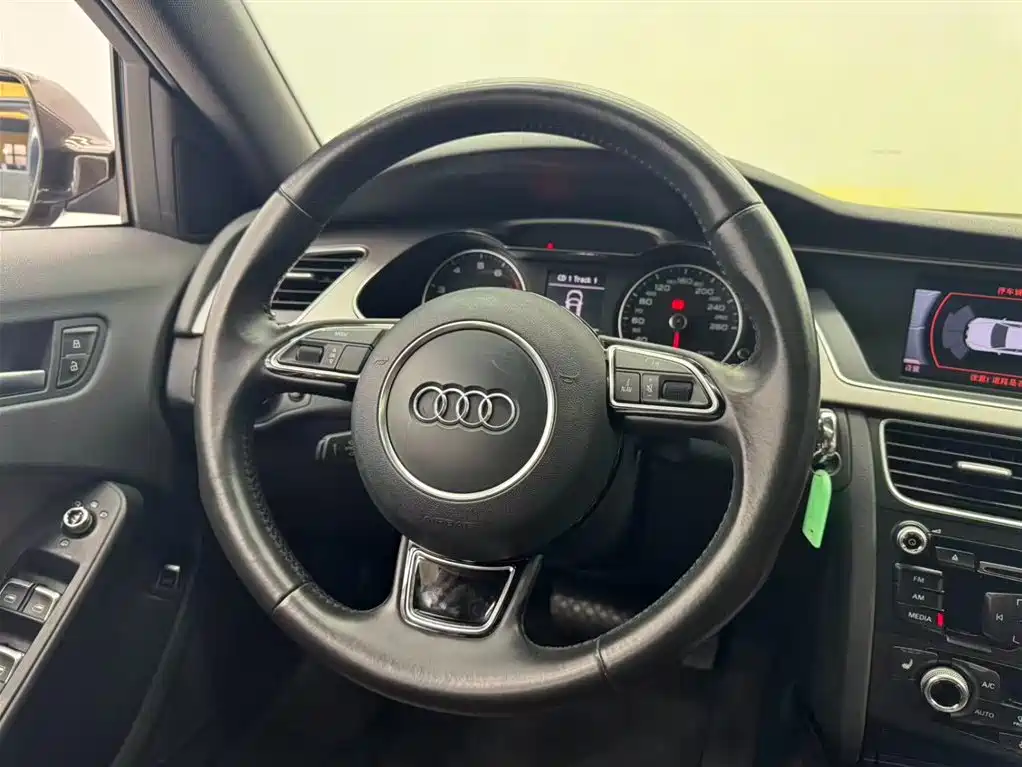Audi A4L 2015 35 TFSI Auto Comfort фото 11