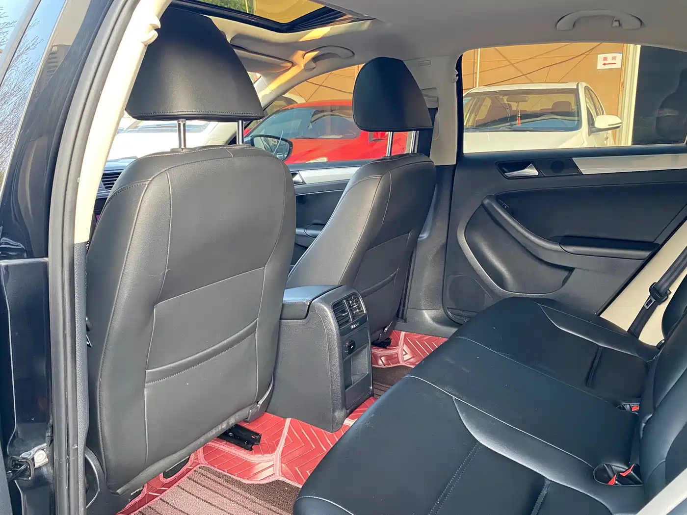 Volkswagen Sagitar 2012 1.4TSI Manual Luxury фото 11