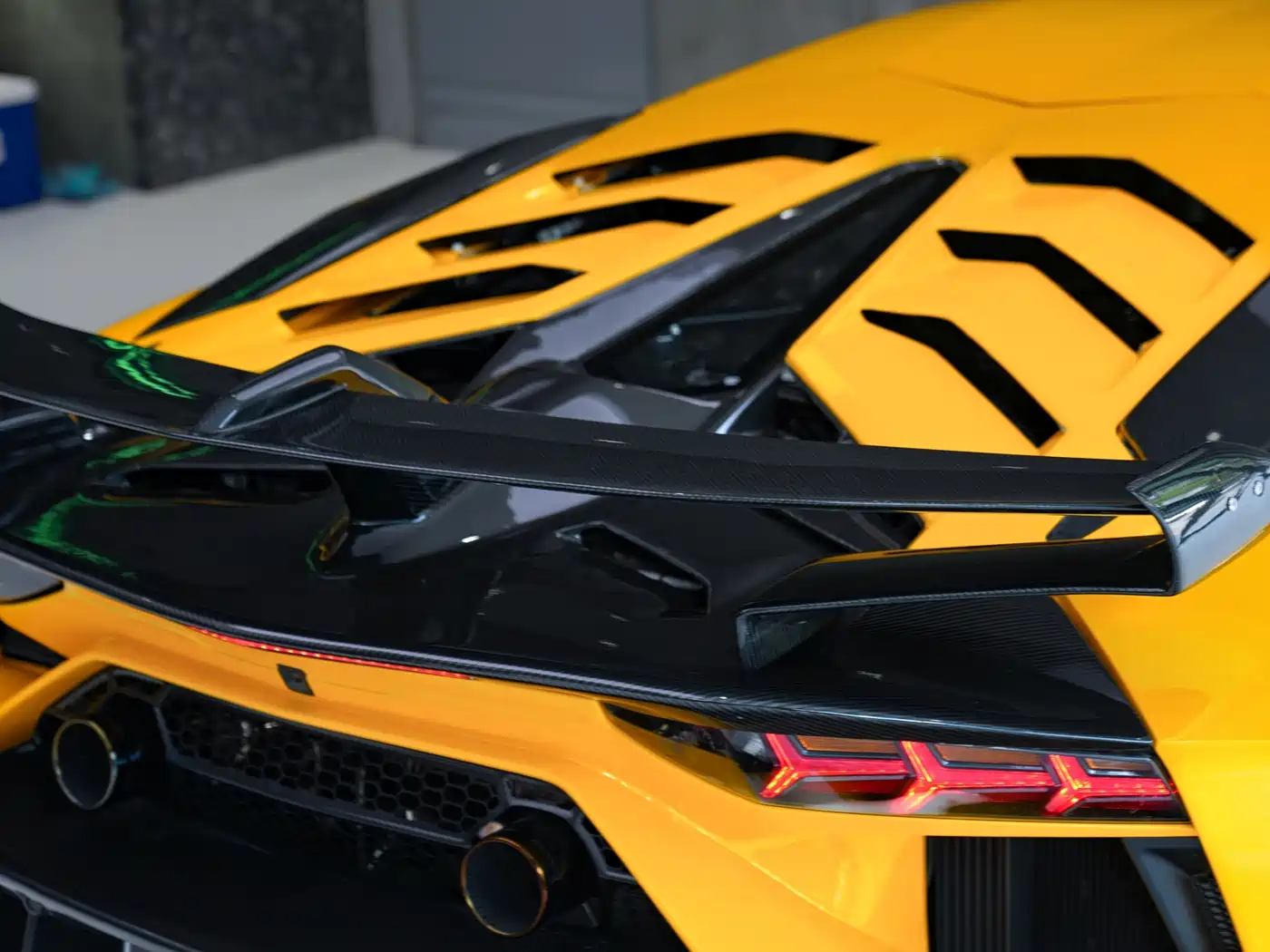 Lamborghini Aventador 2011 LP 700-4 фото 13
