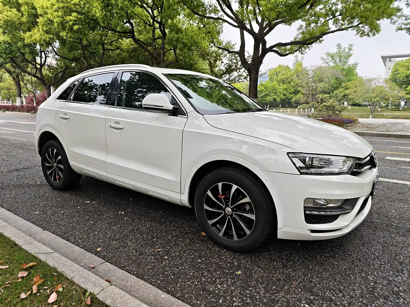Zotye SR7 2016 2016 1.5T CVT Magic Cube Heart Edition China V