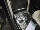 Photo 11 - Ford Escape