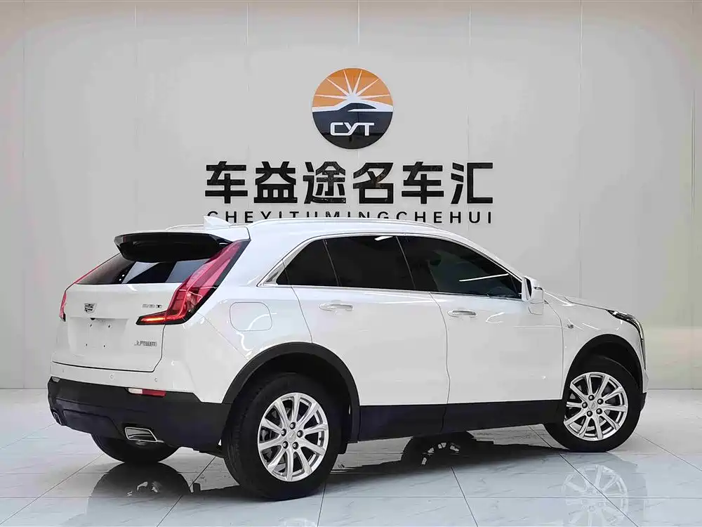 CADILLAC XT4