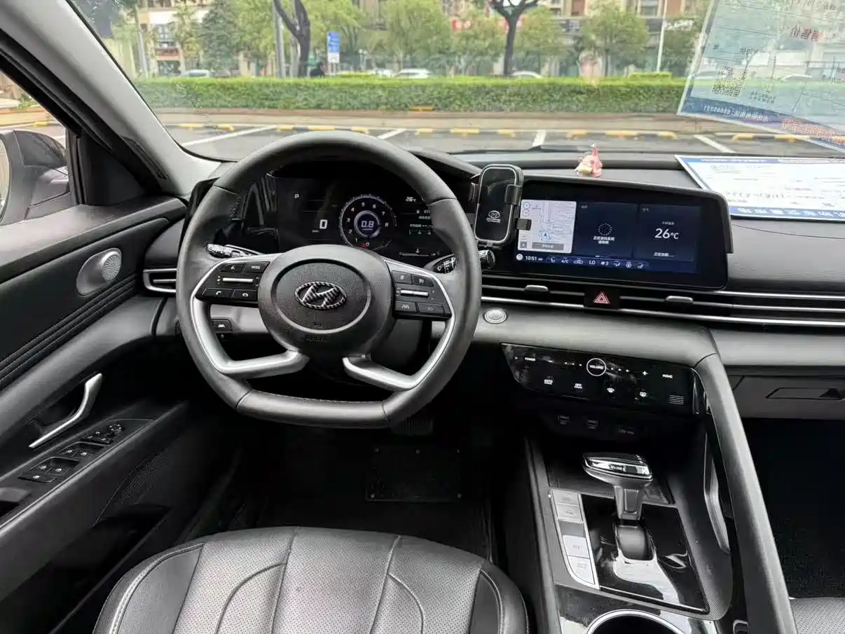 Hyundai Elantra 2022 1.5L CVT GLX Elite Edition фото 9