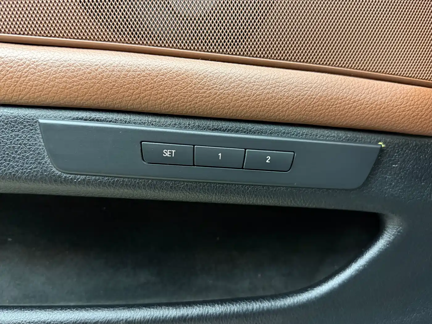BMW 5 Series 2014 520Li Elegance фото 19