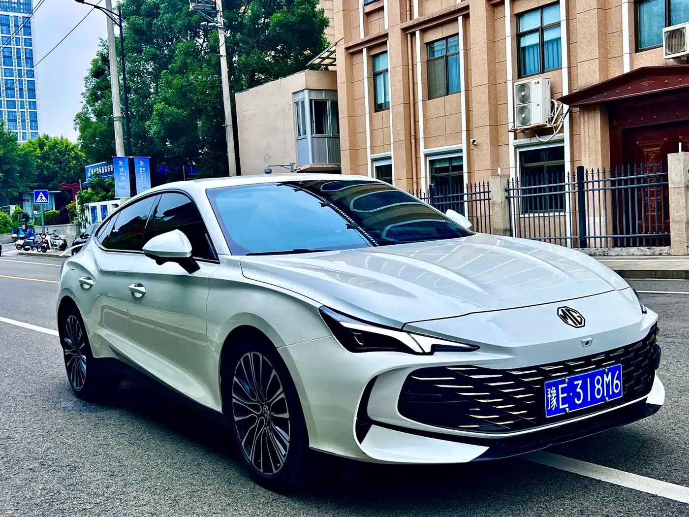 MG MG7