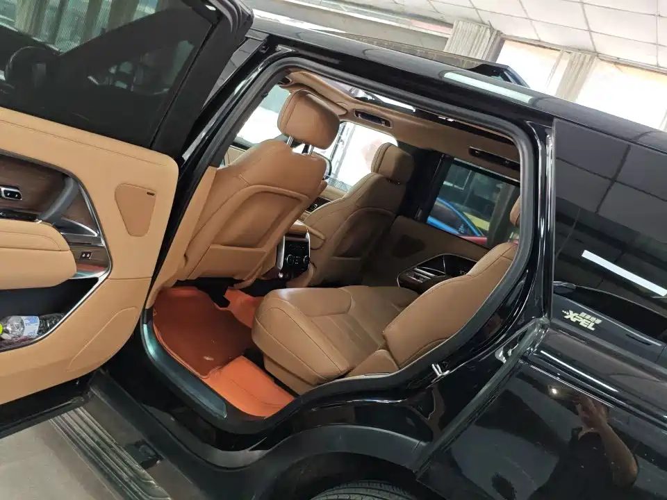 Photo 4 - Land Rover Range Rover