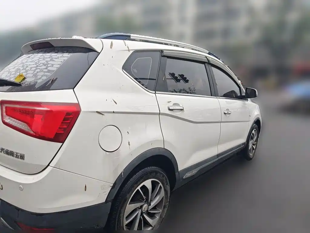 Фото 6 - Baojun 560
