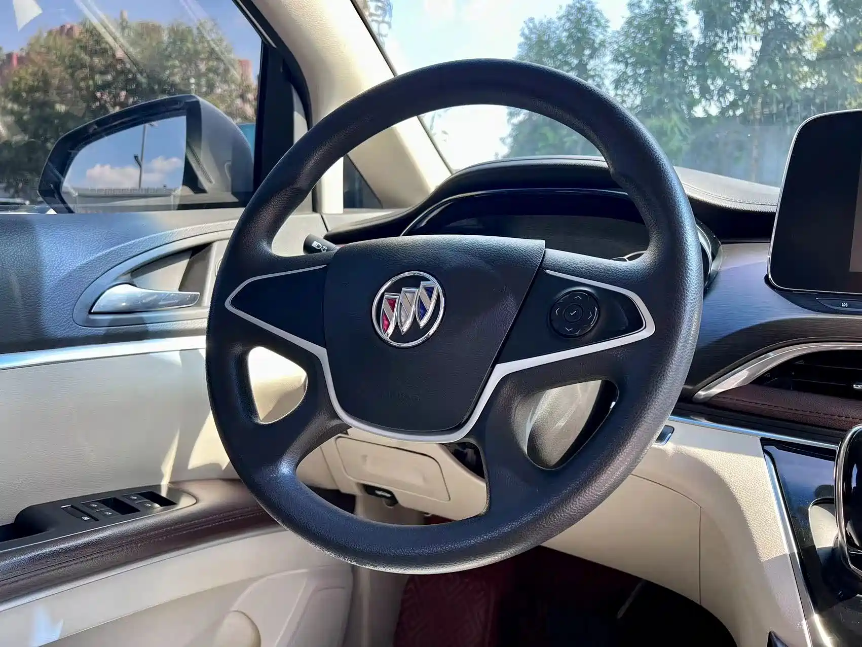 Фото 12 - Buick GL8