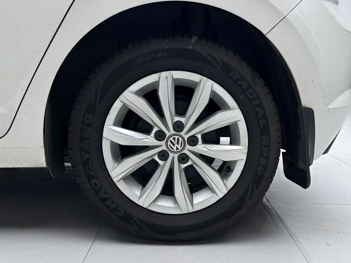 Volkswagen Polo 2019 Plus 1.5L Automatic Colorful Tech Edition фото 17