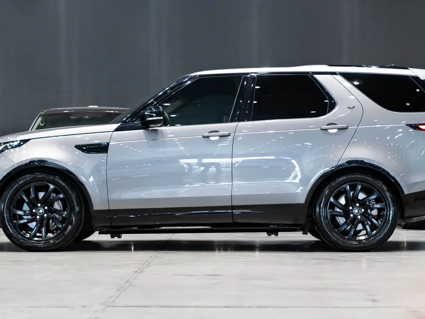 Land Rover Discovery 2020 3.0 SC V6 30th Anniversary Special Edition фото 4