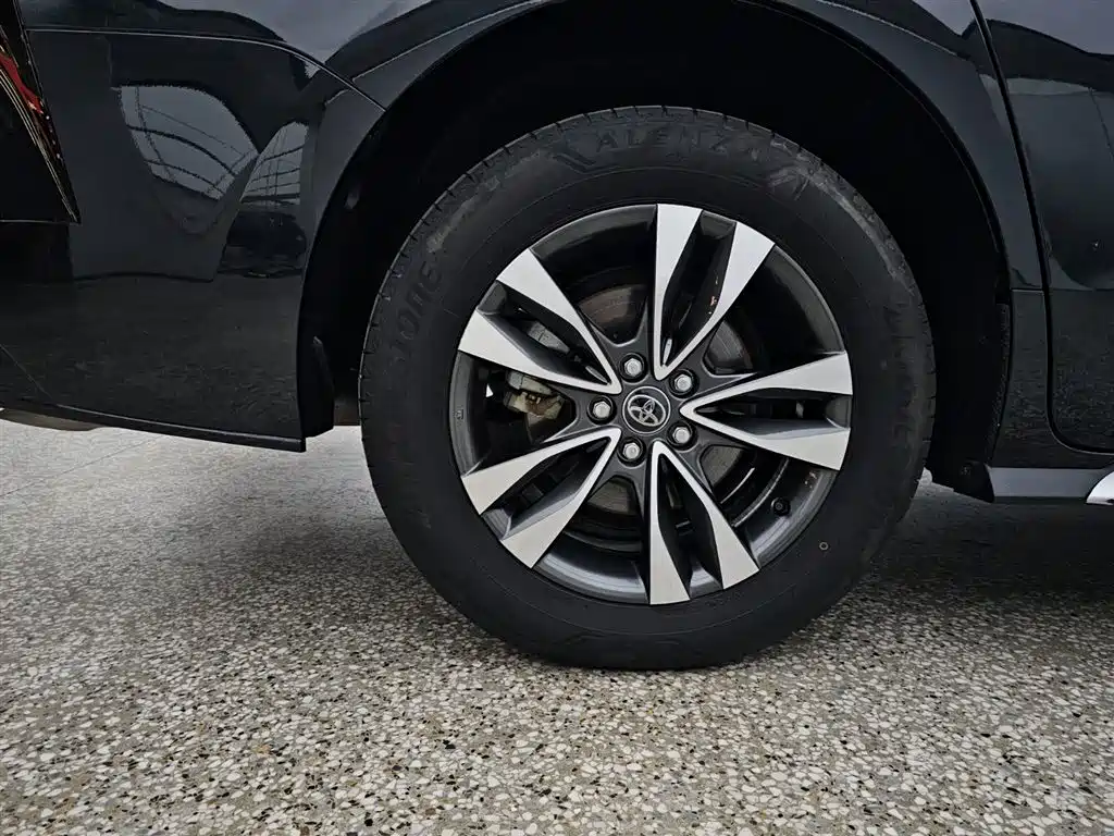 Toyota Granvia 2024 2.5L Hybrid Luxury фото 15