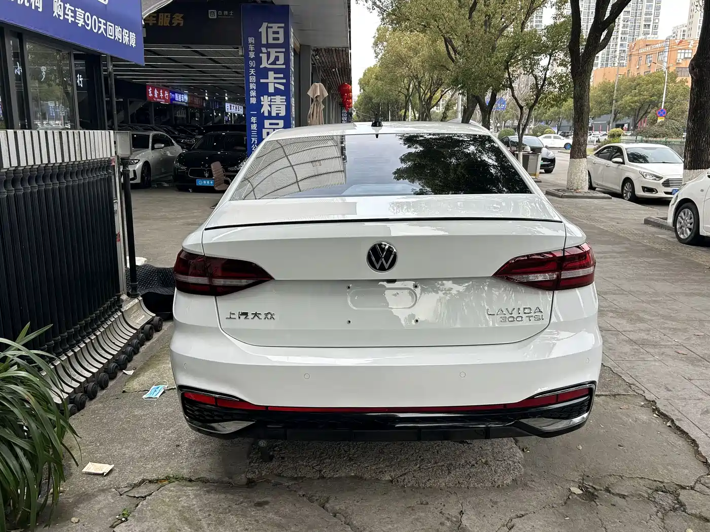Volkswagen Lavida 2024 Model 300TSI DSG Starlight Full Comfort Edition фото 8