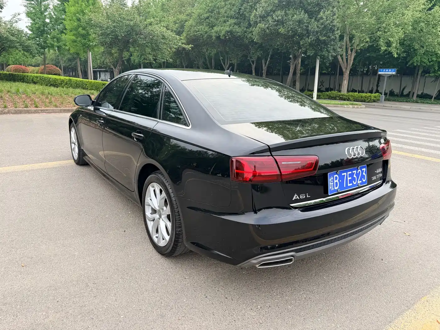 Audi A6L 2018 30th Anniversary 35 TFSI Fashion фото 6