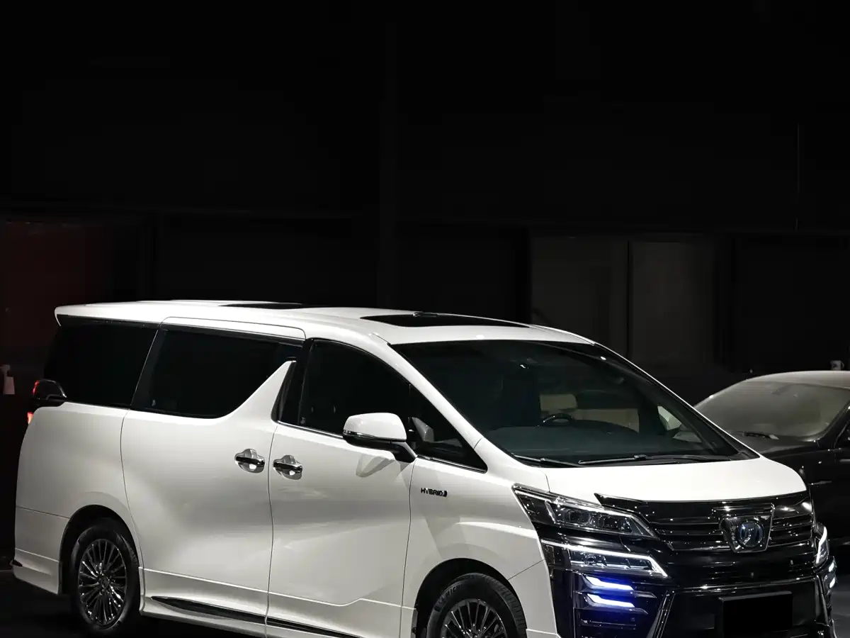 Toyota Vellfire 2019 Hybrid 2.5L HV Premium Edition фото 3