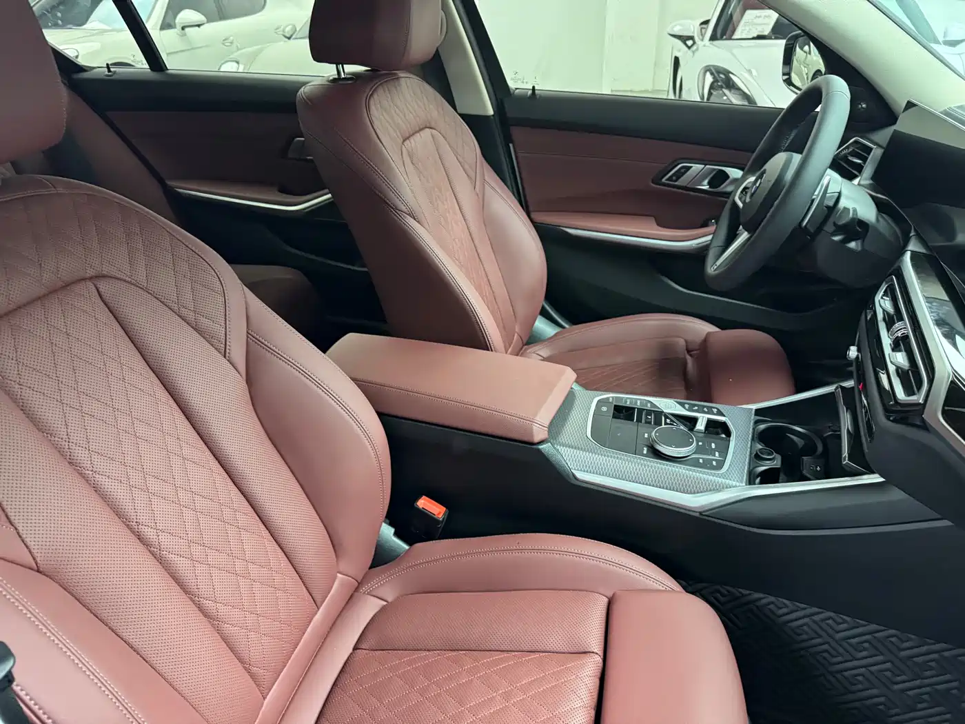 BMW 3 Series 2024 325Li M Sport Shadowline Package фото 16