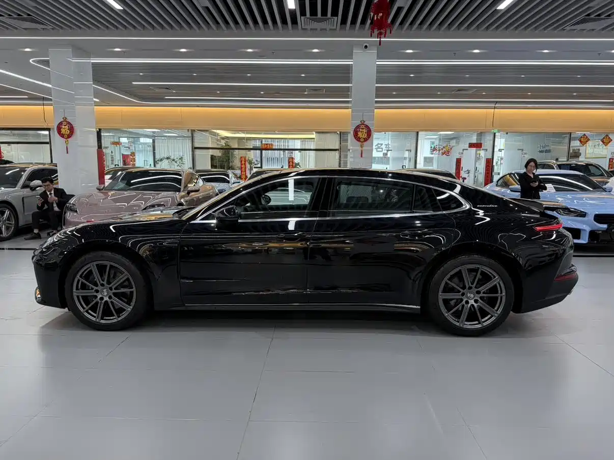 Porsche Panamera 2026 Panamera 4 Executive Long Wheelbase 2.9T фото 7