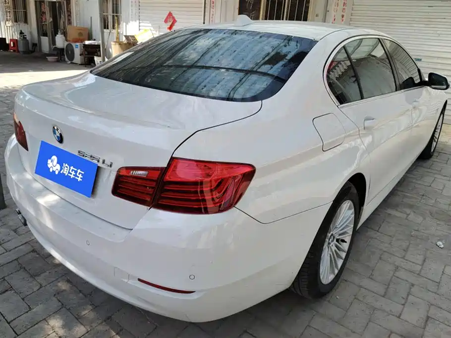 BMW 5 Series 2014 525Li Leading фото 3