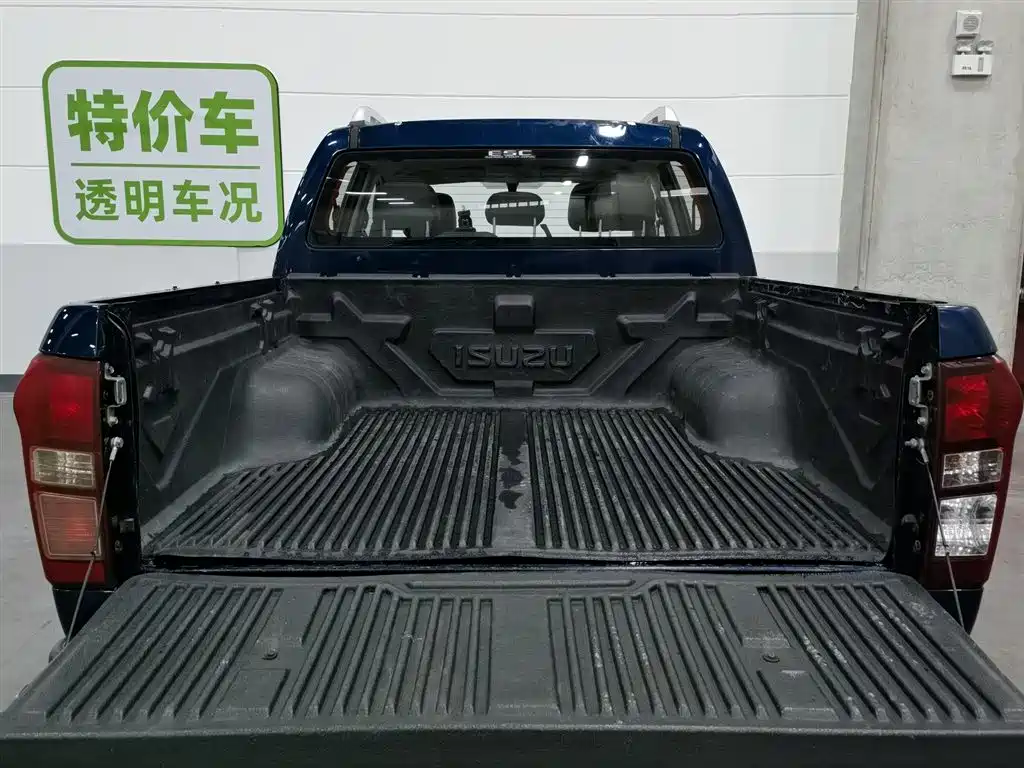Isuzu D-MAX 2018 3.0T 4WD Automatic Ultra Luxury 4JJ1-TC HI фото 16