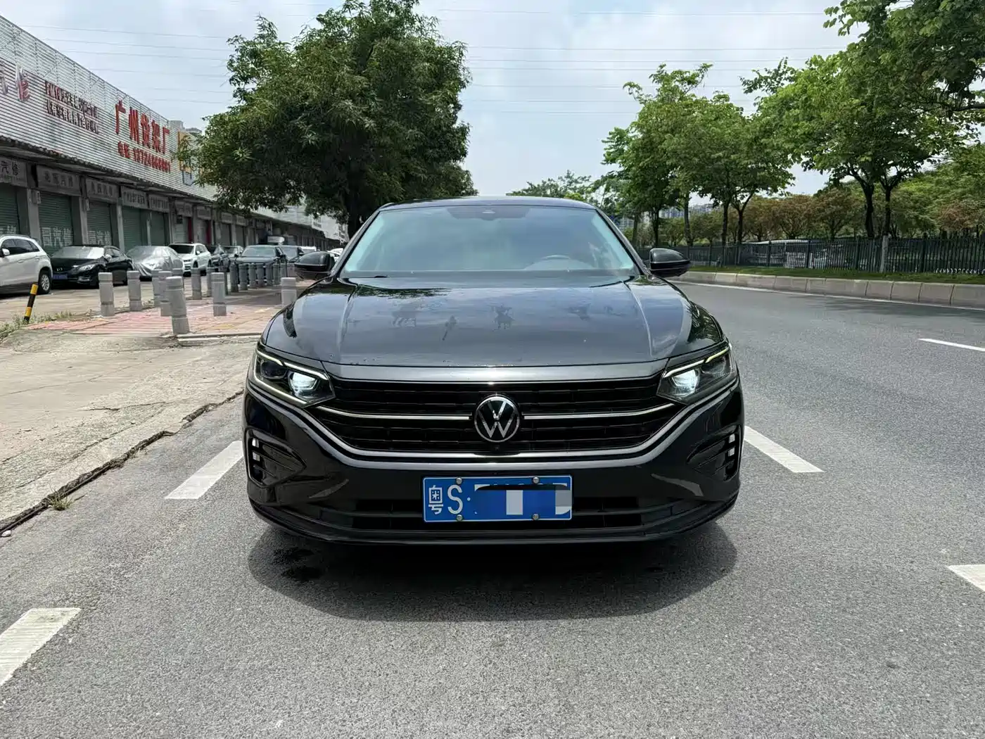 Фото 2 - Volkswagen Passat