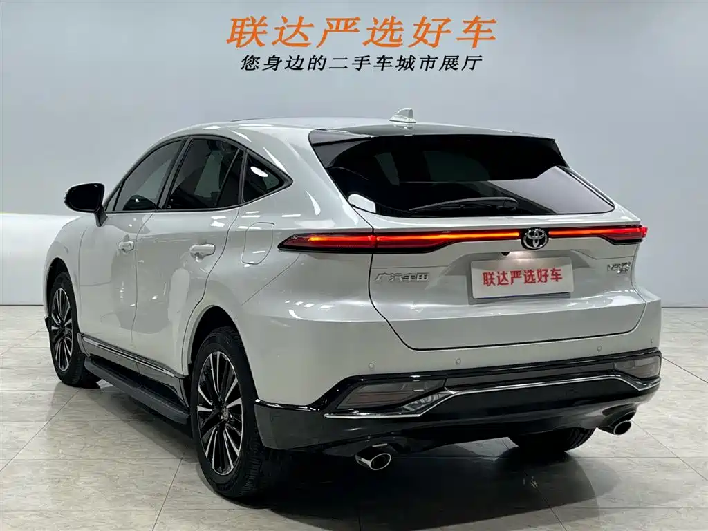 Toyota Venza 2022 2.0L CVT 2WD Premium фото 24