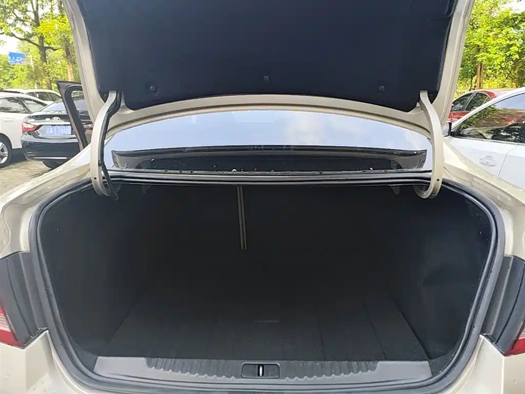 Buick Excelle 2013 Model GT 1.6L Manual Comfort фото 19