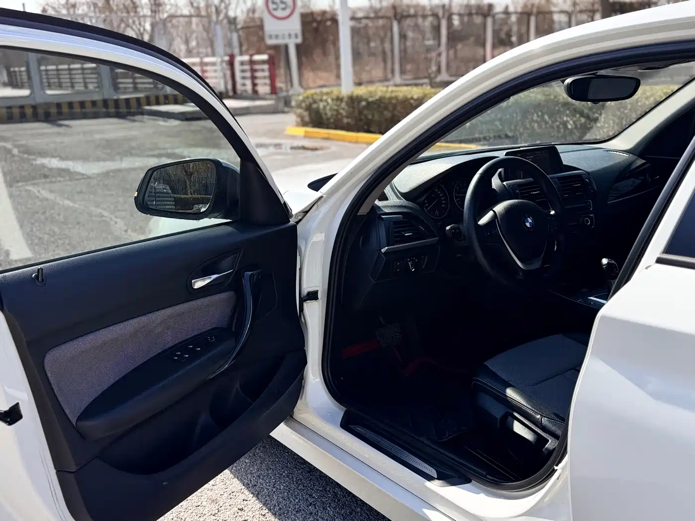 BMW 1 Series (Import) 2013 Facelift 116i Urban Model фото 7