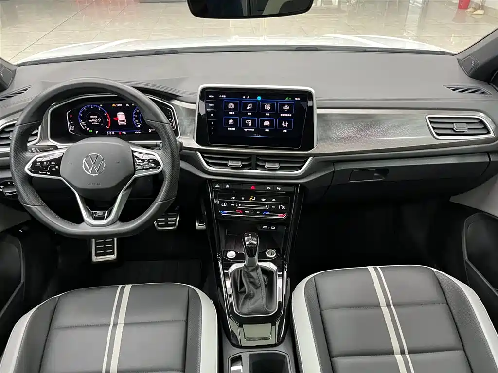 VOLKSWAGEN T ROC EXPLORING SONGS