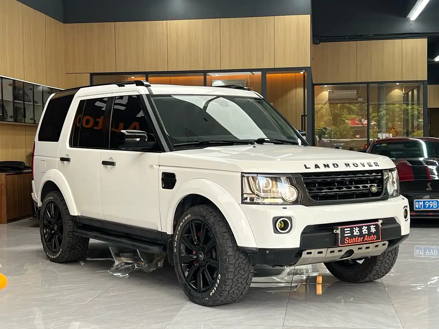 Land Rover Discovery 2012 5.0 V8 HSE фото 3