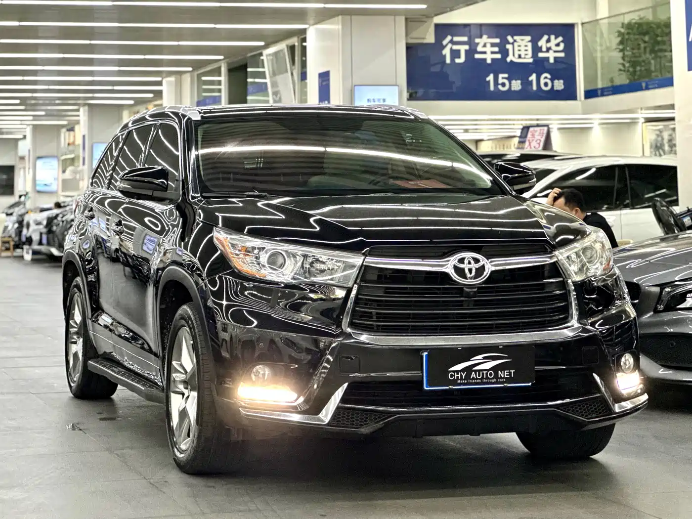 Toyota Highlander 2017 2.0T 4WD Premium 7-Seater фото 2