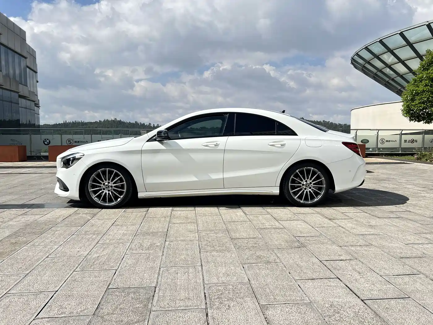 Mercedes-Benz CLA (Import) 2018 CLA 220 4MATIC фото 12
