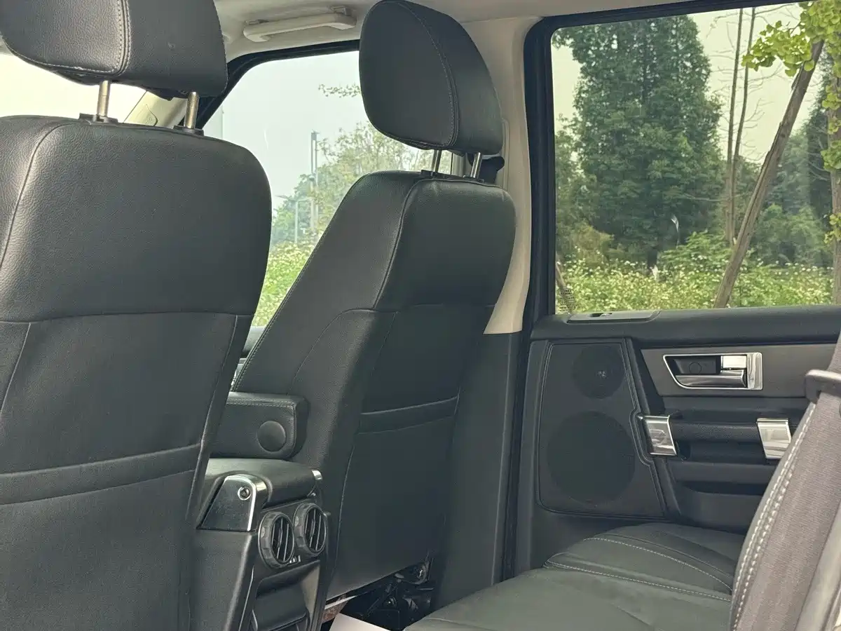 صورة 6 - Land Rover Discovery
