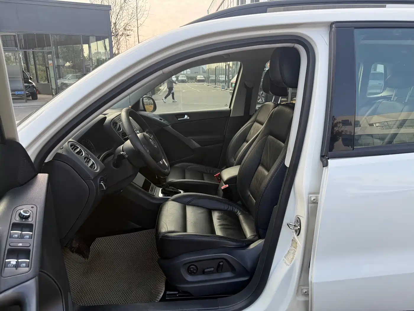 Volkswagen Tiguan 2012 1.8TSI Automatic 2WD Trend Edition фото 4