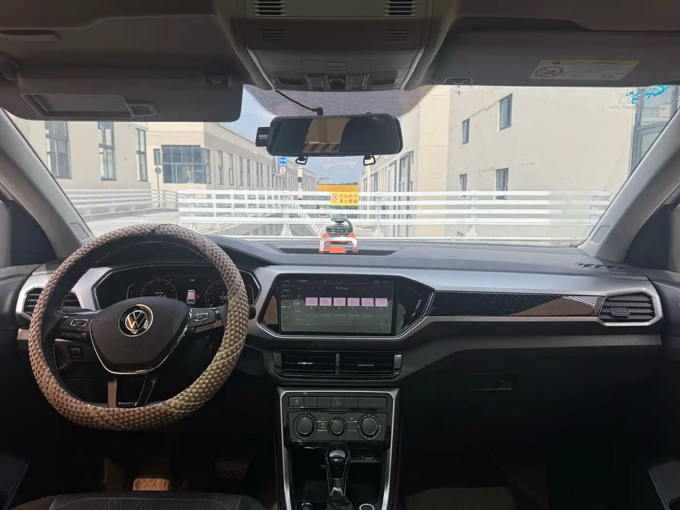 Volkswagen T-Cross 2022 1.5L Automatic Comfort Edition фото 7