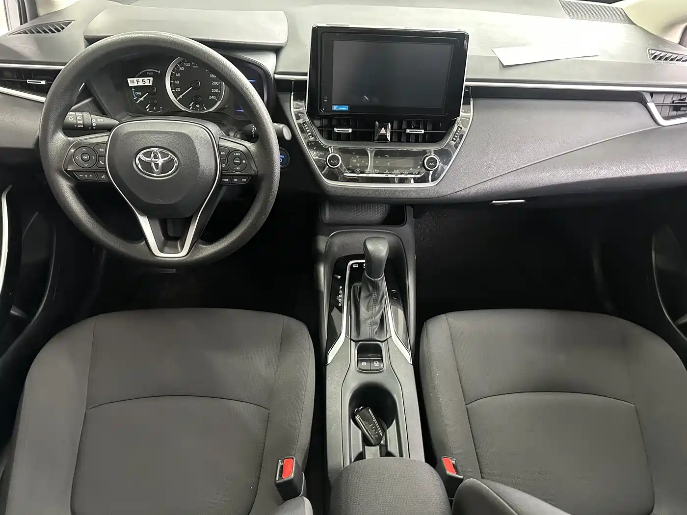Фото 8 - Toyota Corolla